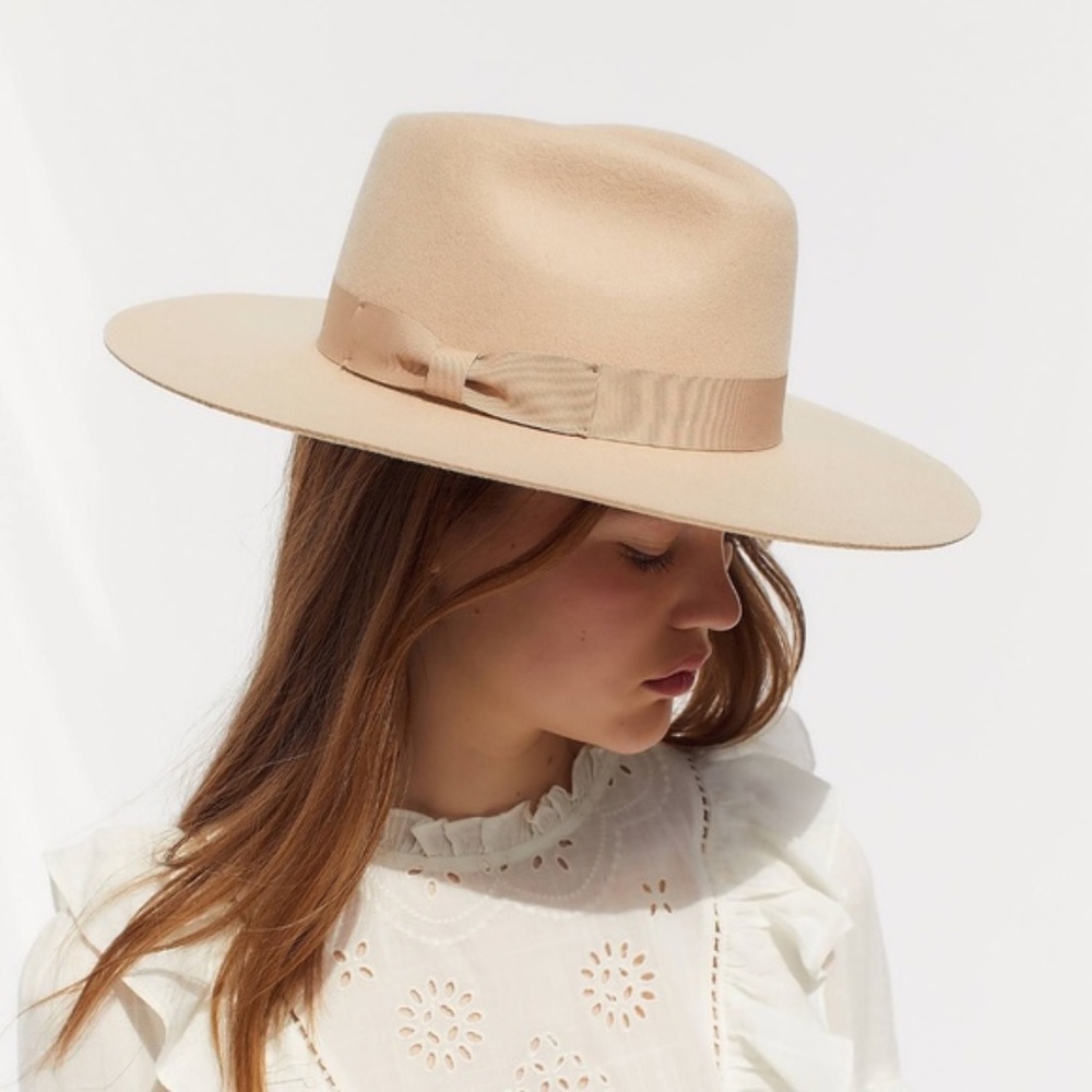 UO Flat Brim Felt Fedora